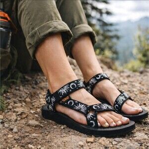 Teva Original Universal Sandals Women 10 Sun Moon Ankle Strap Comfort Black EUC